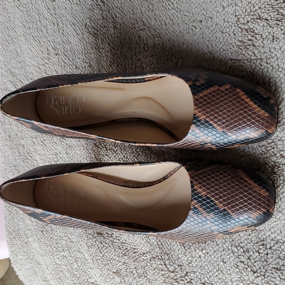 Franco Sarto brown snakeskin pumps size 6